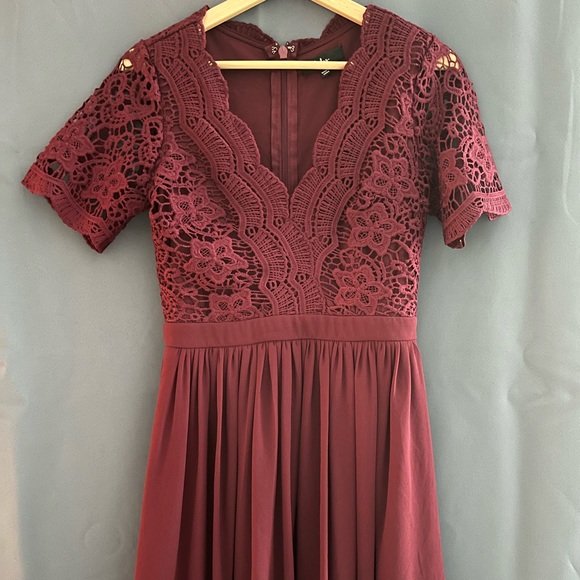 Lulu’s burgundy lace formal dress - Picture 2 of 5